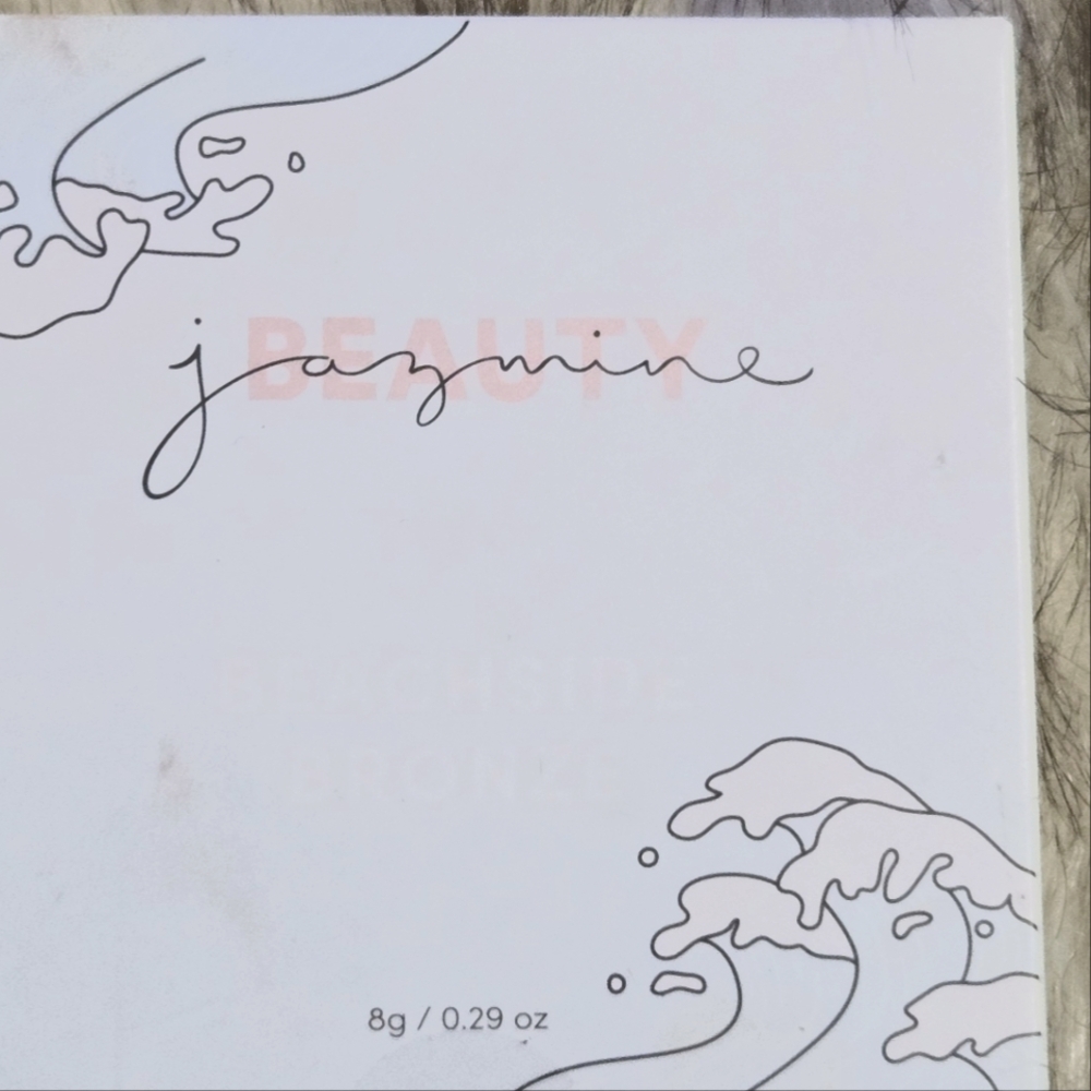 JAY BEAUTY BEACHAIDE BRONZER IN COLOR LIGHT, SEALED BOX.